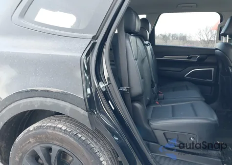 2020 Kia Telluride Lx z USA, uszkodzony, nr VIN 5XYP2DHC0LG013750